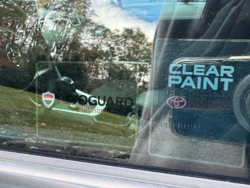 Used 2023 Toyota RAV4 SE image 13