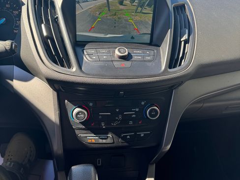 Used 2018 Ford Escape SE w/ SE Sync 3 Package image 11