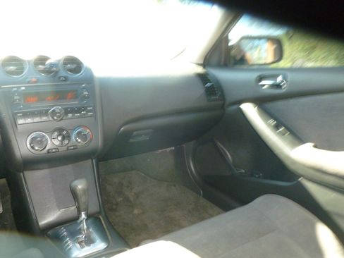 Used 2011 Nissan Altima 2.5 S image 8
