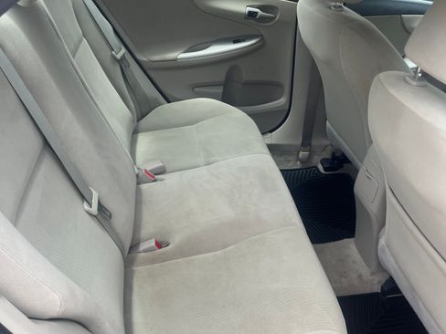 Used 2013 Toyota Corolla LE FWD image 12