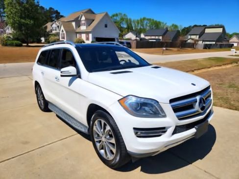 Used 2014 Mercedes-Benz GL 450 4MATIC image 2