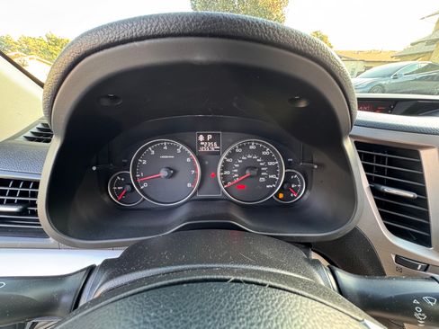 Used 2013 Subaru Outback 2.5i Premium w/ All-Weather Pkg image 4