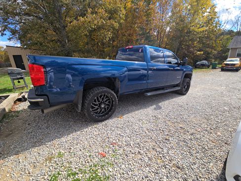 Used 2019 Chevrolet Silverado 3500 W/T image 2