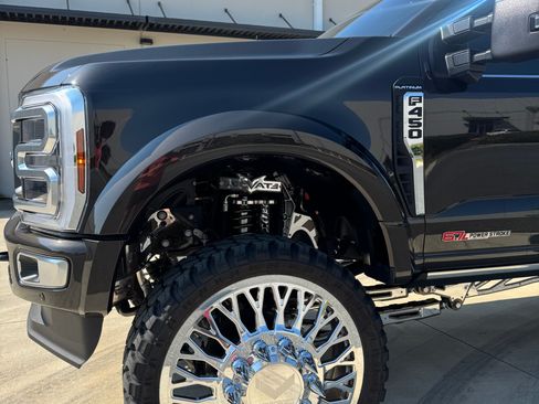 Used 2025 Ford F450 Platinum w/ Platinum Plus Package image 6