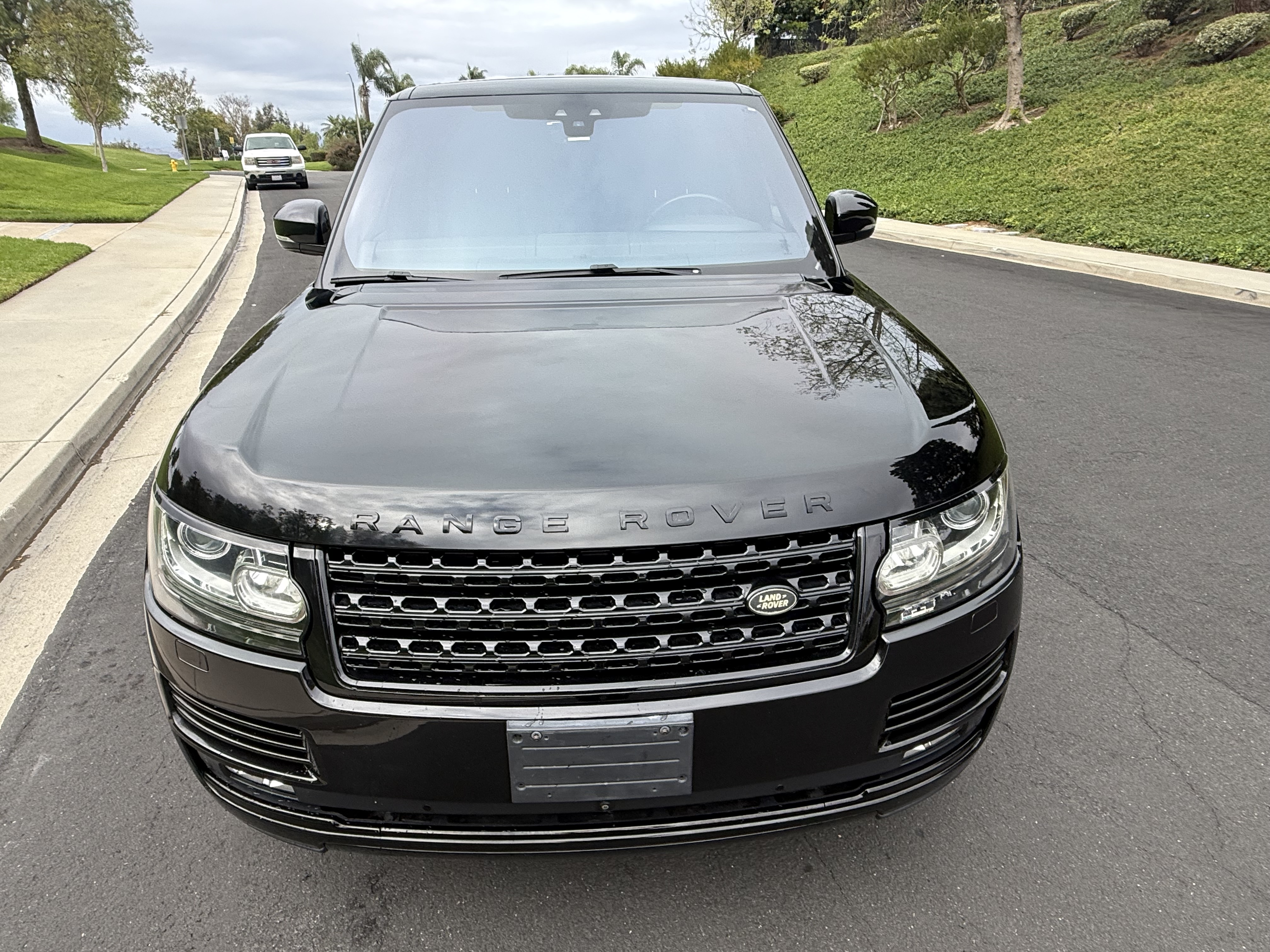 Used 2017 Land Rover Range Rover Supercharged AWD/4WD image 2