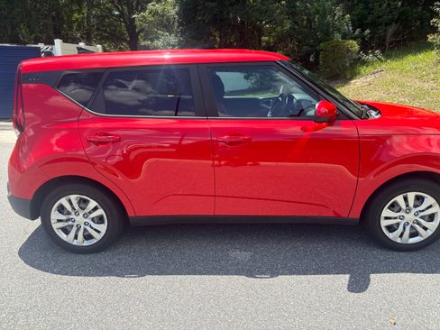 Used 2021 Kia Soul LX FWD image 5