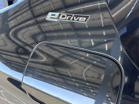 Used 2018 BMW 530e w/ M Sport Package 2 image 15