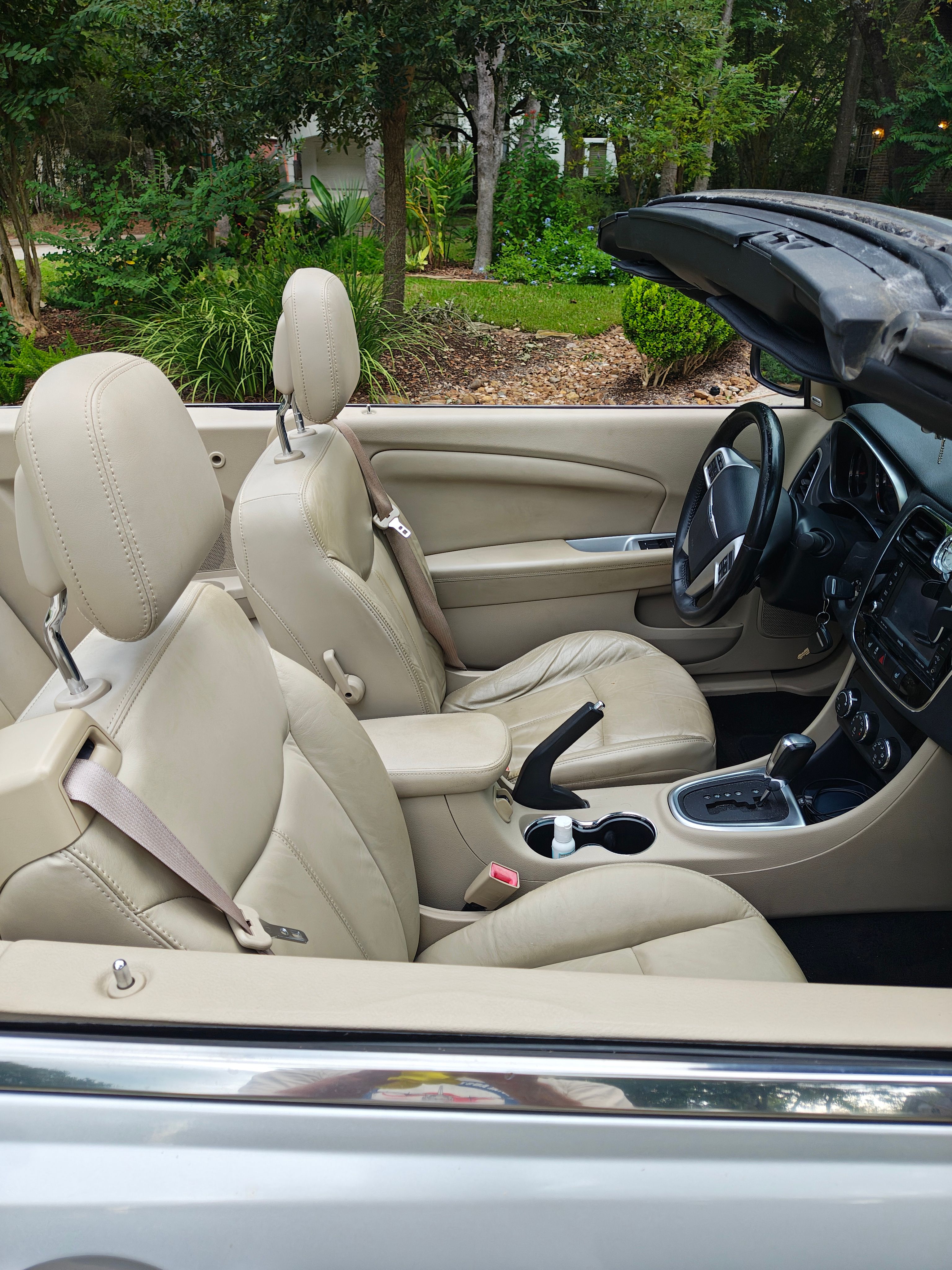 Used 2011 Chrysler 200 Limited FWD image 9