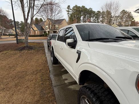 Used 2021 Ford F150 Lariat w/ Equipment Group 502A High image 11