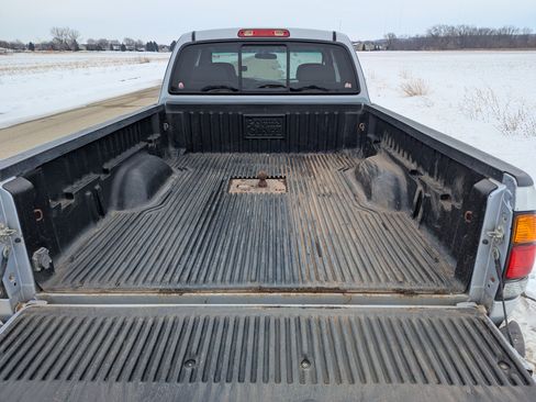 Used 2000 Toyota Tundra SR5 image 6