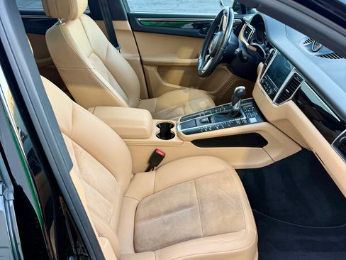 Used 2018 Porsche Macan Sport Edition image 17