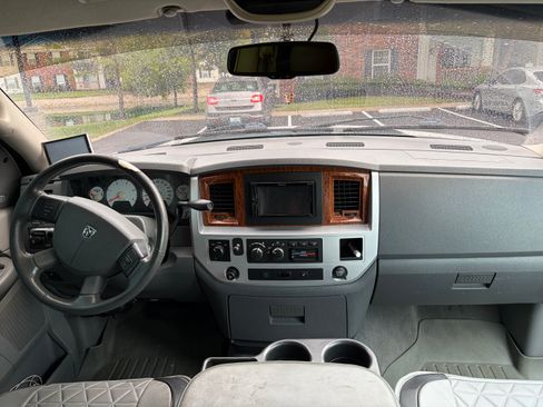 Used 2006 Dodge Ram 2500 Truck Laramie AWD/4WD image 16