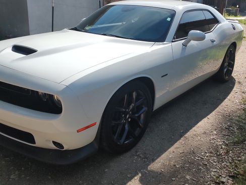 Used 2019 Dodge Challenger R/T w/ Blacktop Package image 2