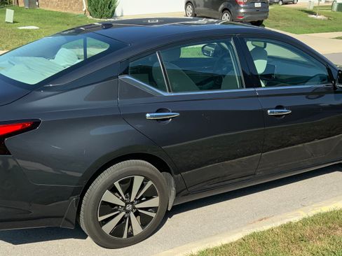 Used 2019 Nissan Altima 2.5 SV image 5