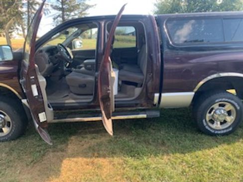 Used 2005 Dodge Ram 2500 Truck SLT image 5