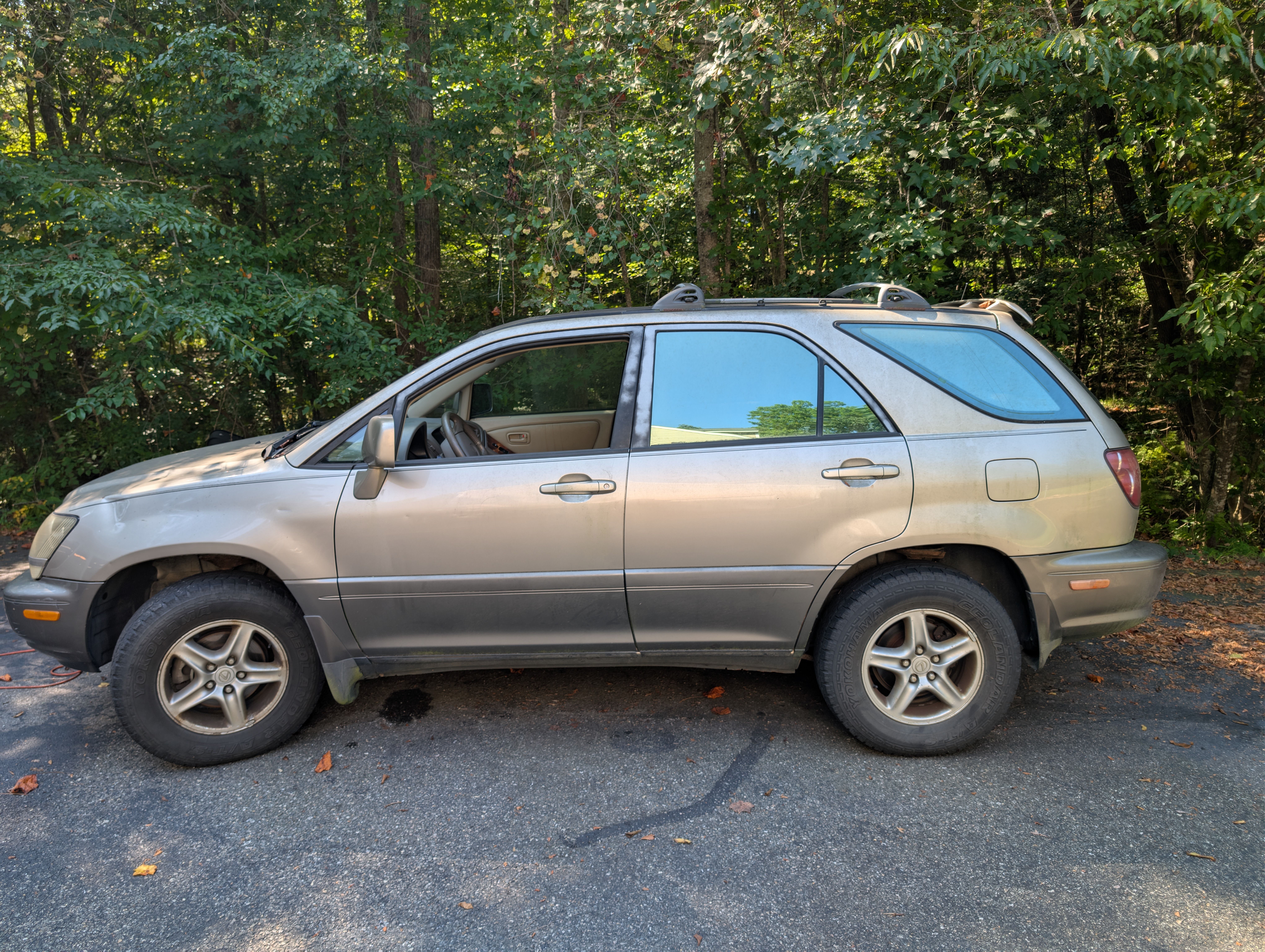 Used 1999 Lexus RX 300 4WD image 2