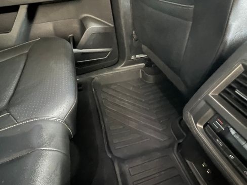 Used 2022 Volkswagen Atlas SE w/ Panoramic Sunroof Package FWD image 14