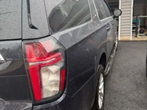 Used 2022 Chevrolet Suburban LT image 17