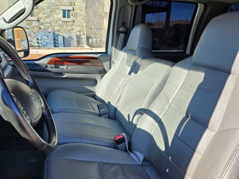 Used 2006 Ford F350 Lariat image 12