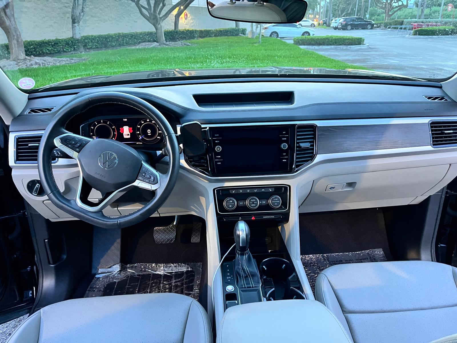 Used 2022 Volkswagen Atlas SE w/ Panoramic Sunroof Package FWD image 16