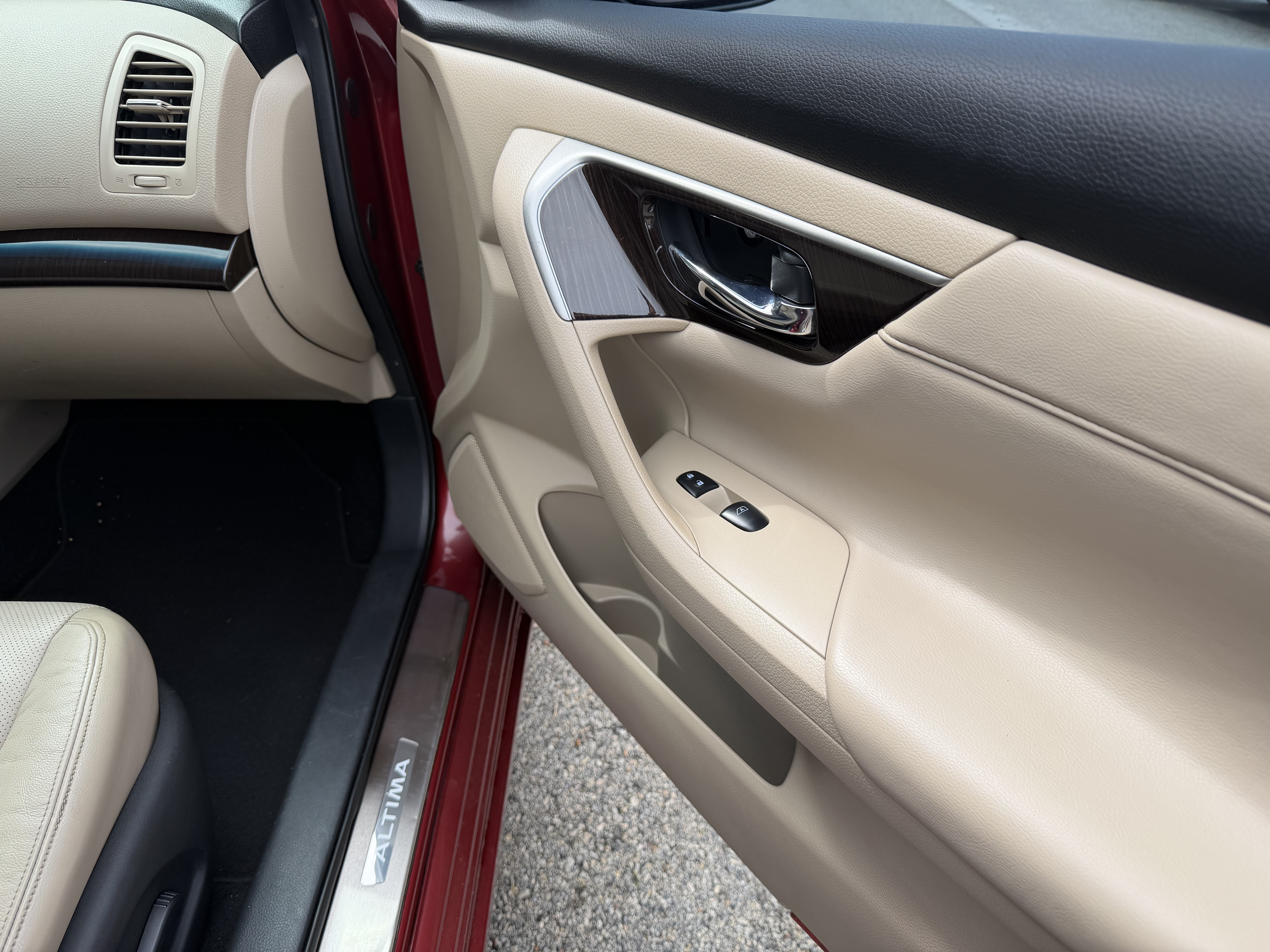 Used 2015 Nissan Altima 2.5 SL w/ Technology Package FWD image 21