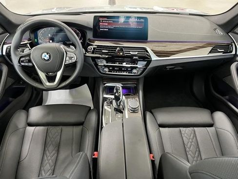 Used 2021 BMW 530i xDrive w/ Premium Package AWD/4WD image 13