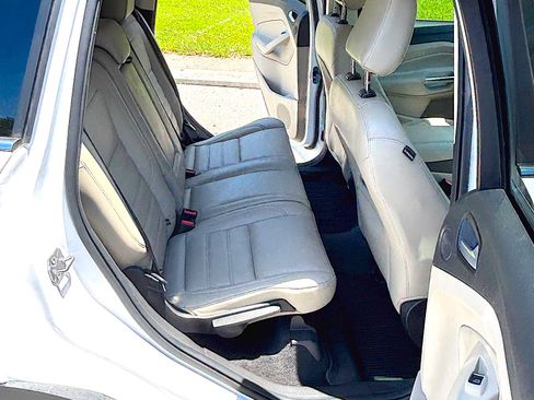 Used 2019 Ford Escape Titanium AWD/4WD image 16
