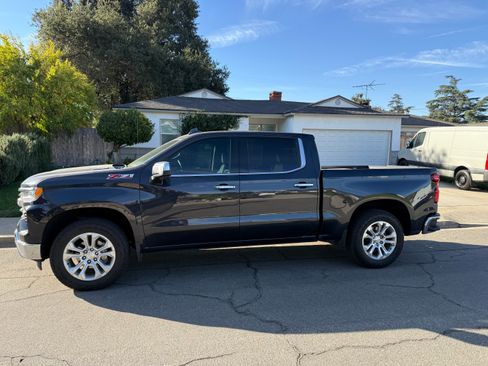 Used 2023 Chevrolet Silverado 1500 LTZ w/ Technology Package AWD/4WD image 6