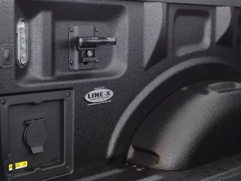 Used 2021 Ford F150 Lariat AWD/4WD image 16