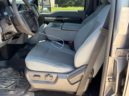 Used 2013 Ford F250 XLT AWD/4WD image 6