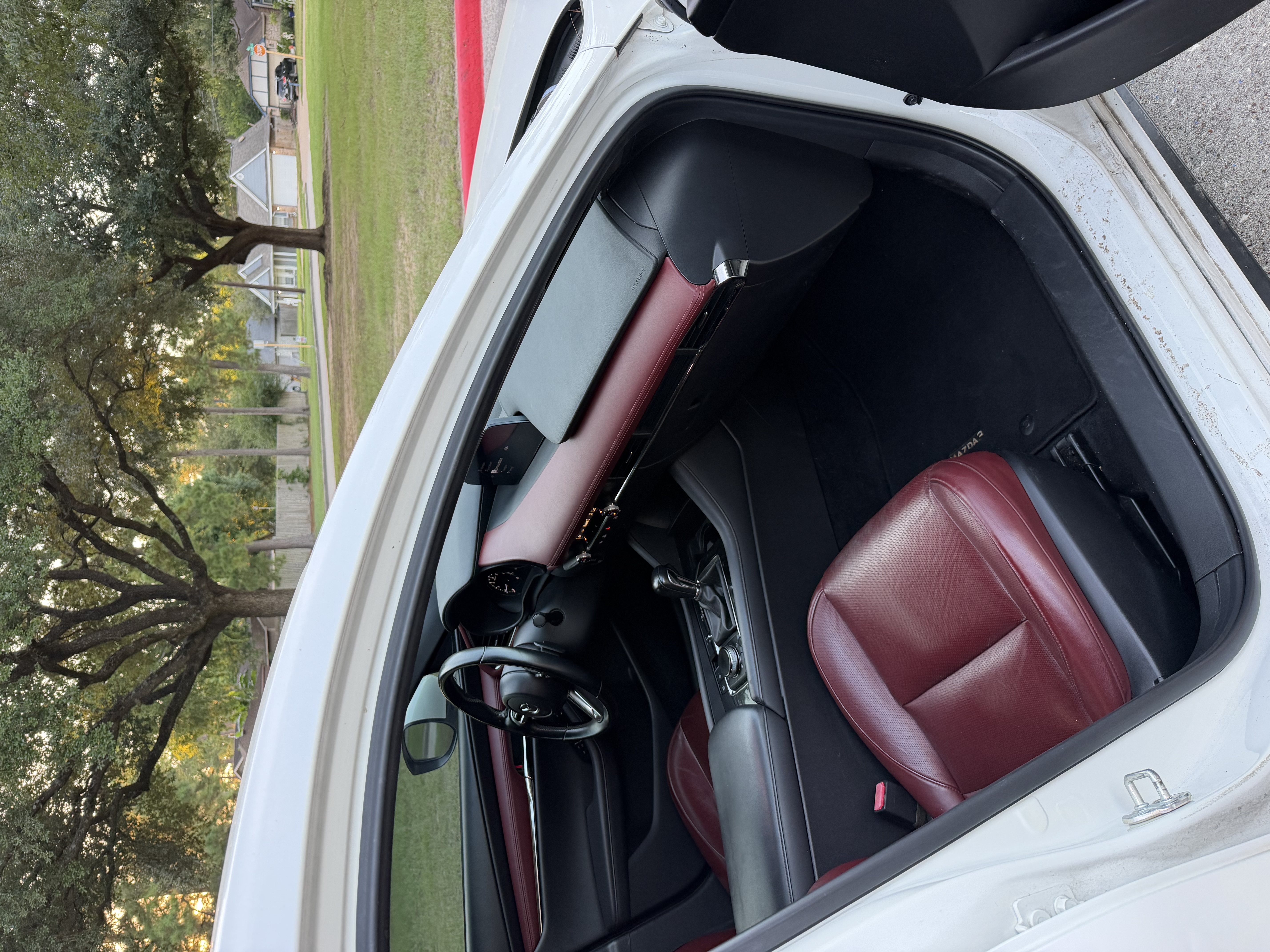 Used 2019 MAZDA MAZDA3 Hatchback w/ Premium Package FWD image 8
