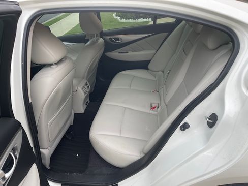 Used 2023 INFINITI Q50 Luxe w/ Cargo Package RWD image 5