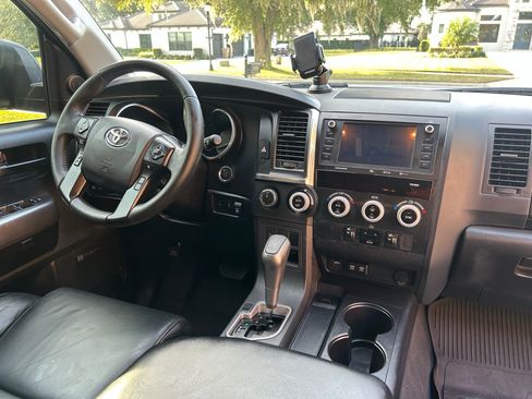 Used 2020 Toyota Sequoia 4WD image 11