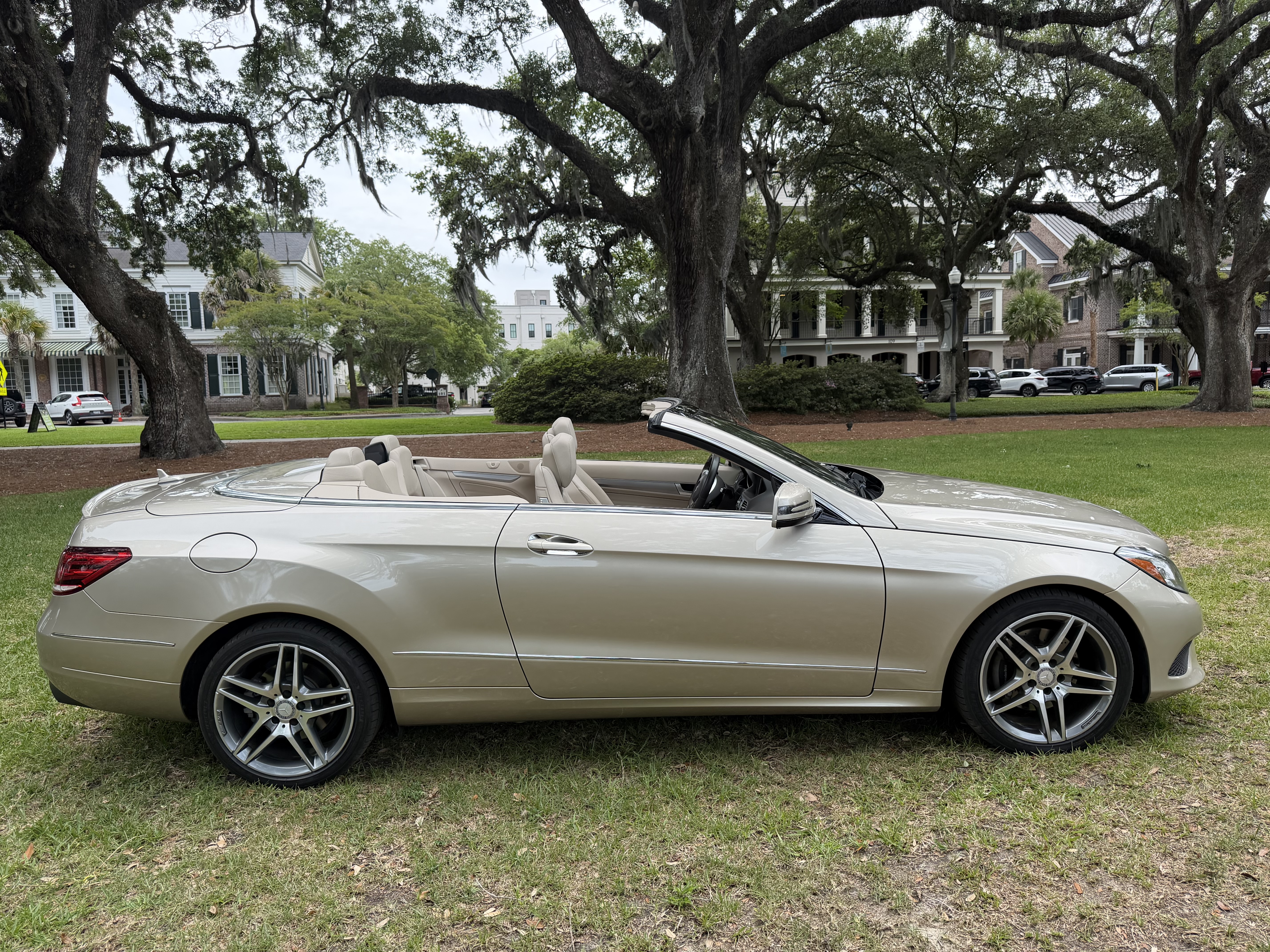 Used 2015 Mercedes-Benz E 400 Cabriolet image 1
