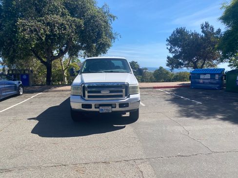 Used 2005 Ford F350 Lariat AWD/4WD image 2