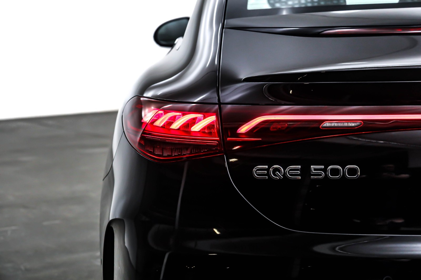 Used 2023 Mercedes-Benz EQE 500 4MATIC Sedan image 19
