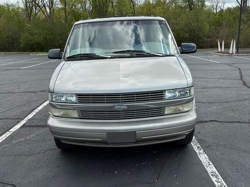Used 2005 Chevrolet Astro Passenger AWD w/ LS Preferred Equipment Group image 4