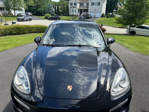 Used 2013 Porsche Cayenne Turbo AWD/4WD image 4