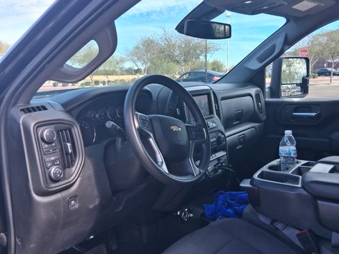 Used 2023 Chevrolet Silverado 2500 Custom w/ Gooseneck/5TH Wheel Package AWD/4WD image 4