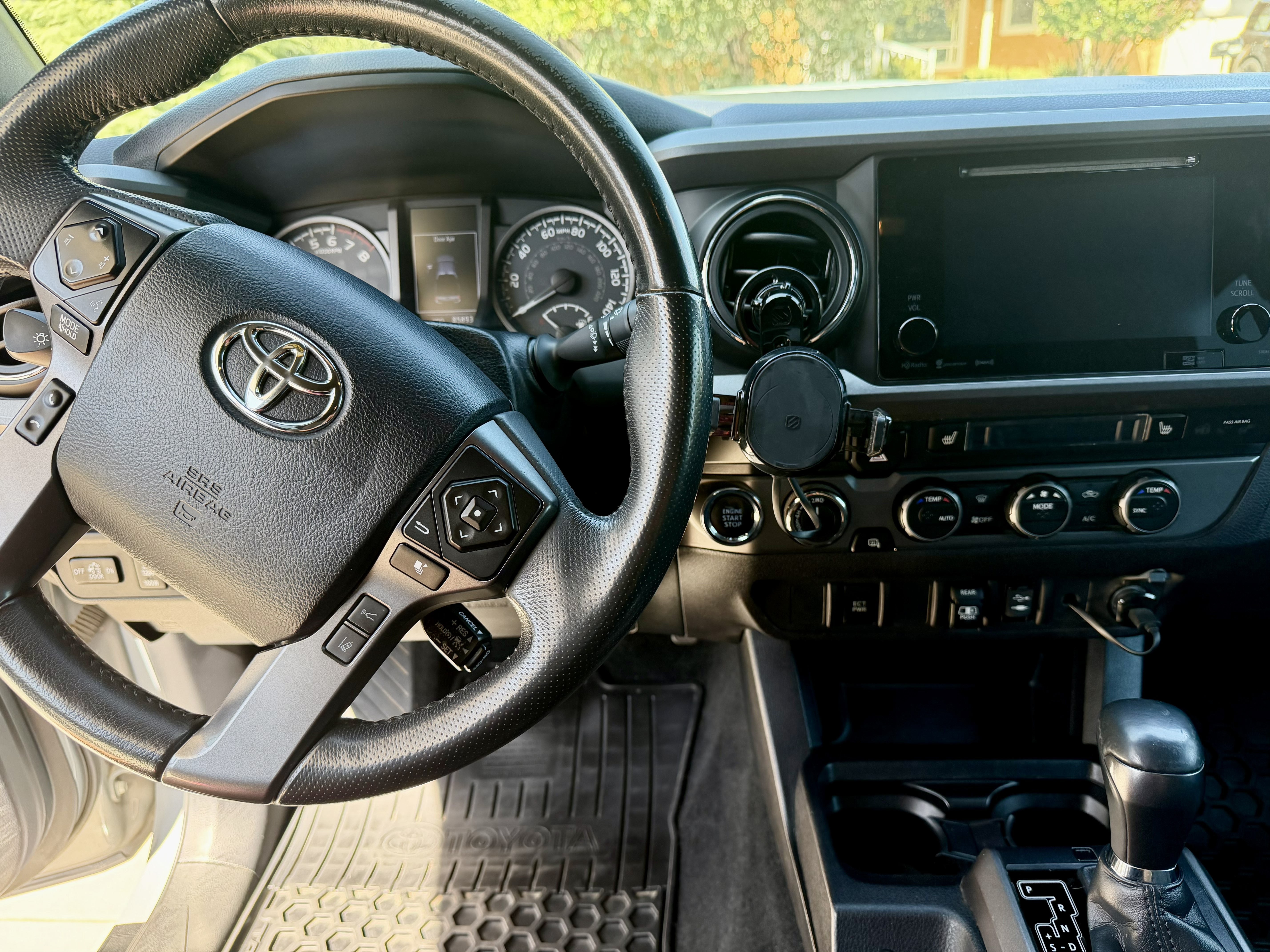 Used 2019 Toyota Tacoma TRD Sport AWD/4WD image 14