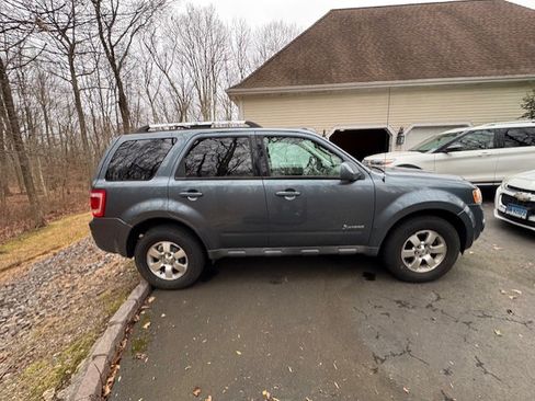 Used 2010 Ford Escape Limited image 4