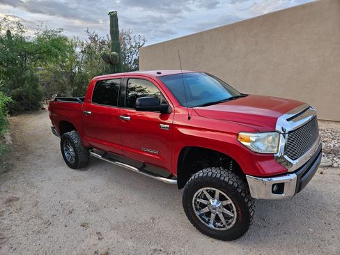 Used 2014 Toyota Tundra SR5 w/ SR5 Upgrade Package AWD/4WD image 6