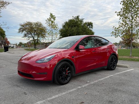 Used 2021 Tesla Model Y Performance image 2