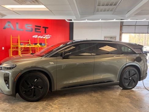 Used 2026 Lucid Gravity Dream image 4