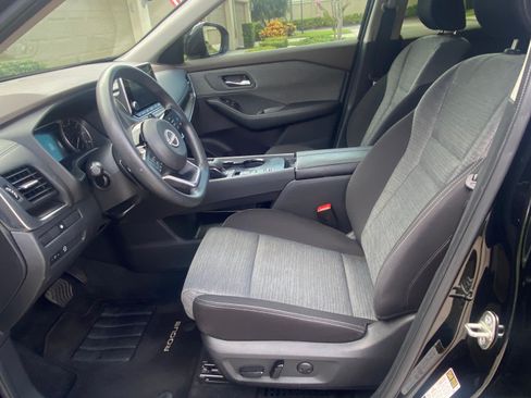 Used 2023 Nissan Rogue SV FWD image 10