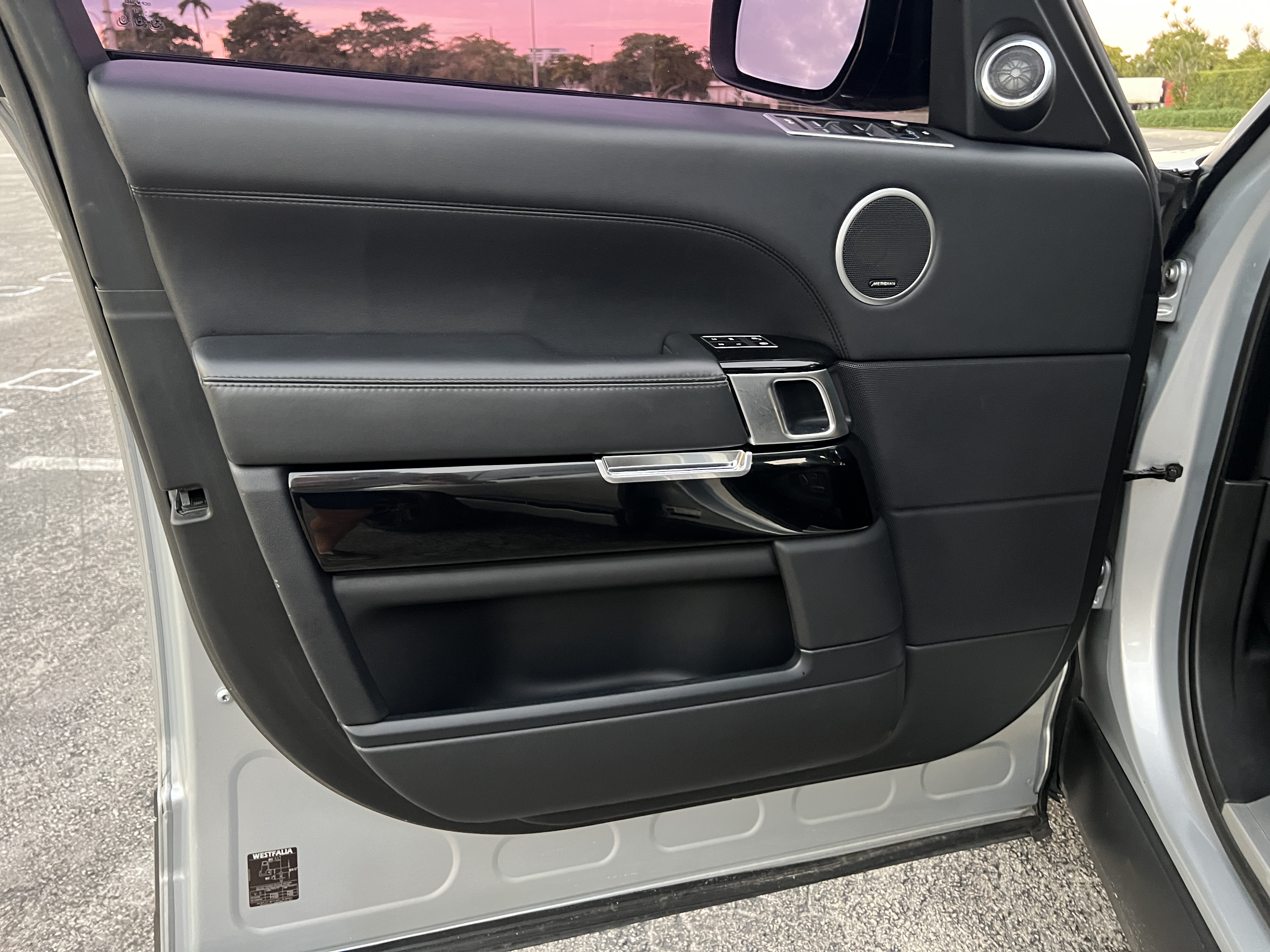 Used 2014 Land Rover Range Rover HSE AWD/4WD image 14