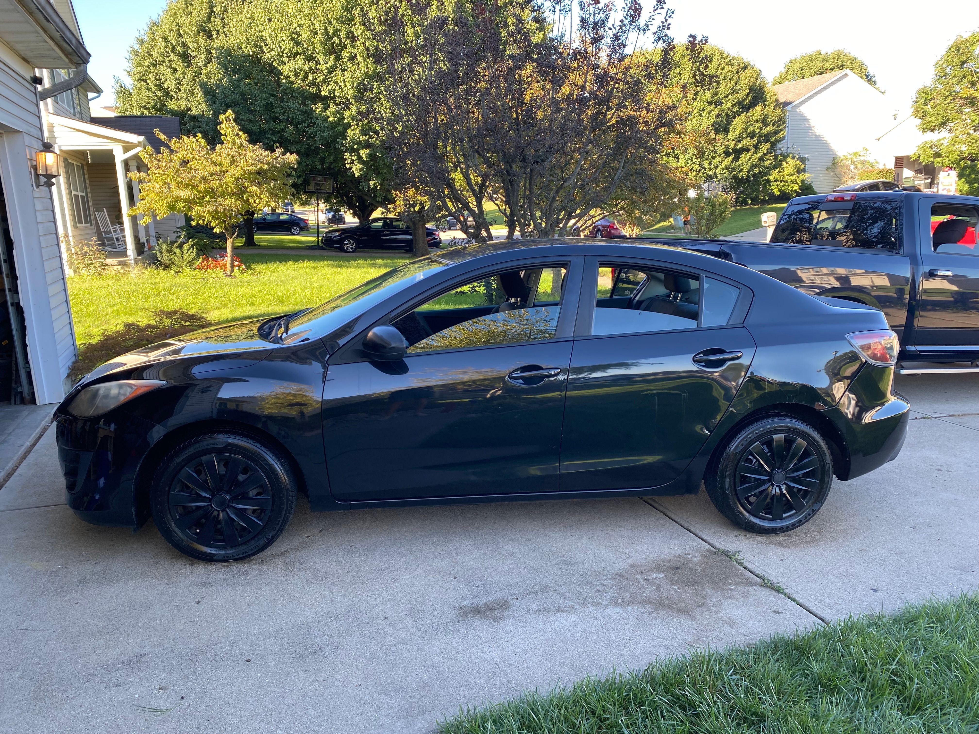Used 2010 MAZDA MAZDA3 i Sport FWD image 1