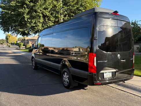 Used 2023 Mercedes-Benz Sprinter 2500 image 6