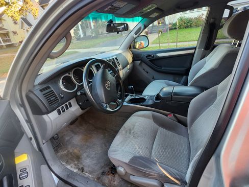 Used 2005 Toyota 4Runner Sport image 9