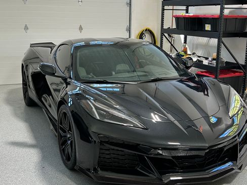 Used 2023 Chevrolet Corvette Z06 image 1